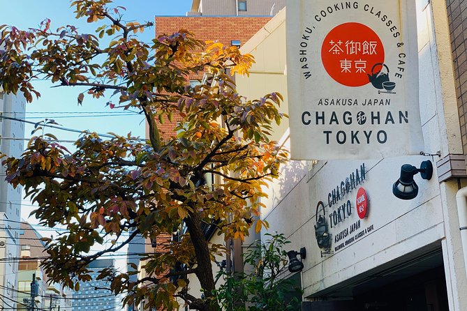 Asakusa Classic Ramen & Crispy Gyoza Cooking Class - A couple-led kitchen class: why max 8 feels different