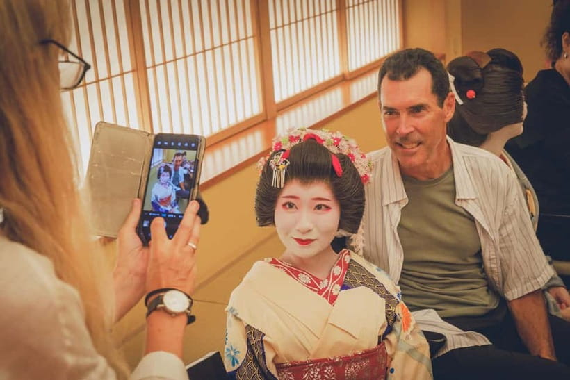 Asakusa: Geisha Performance and Tea House Experience - Talking With the Performers: Learning Without Being Pushed