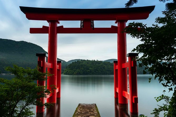 Custom Private Tour in Hakone with a Certified Local Guide - Lake Ashi sightseeing cruise: a slower way to see Hakone