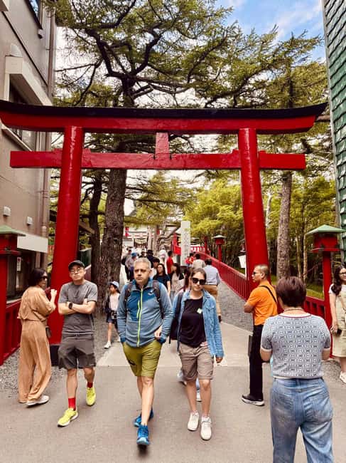 From Tokyo: Full-Day Mount Fuji Tour in English or Spanish - Chureito Pagoda: the Fuji postcard, explained and timed well