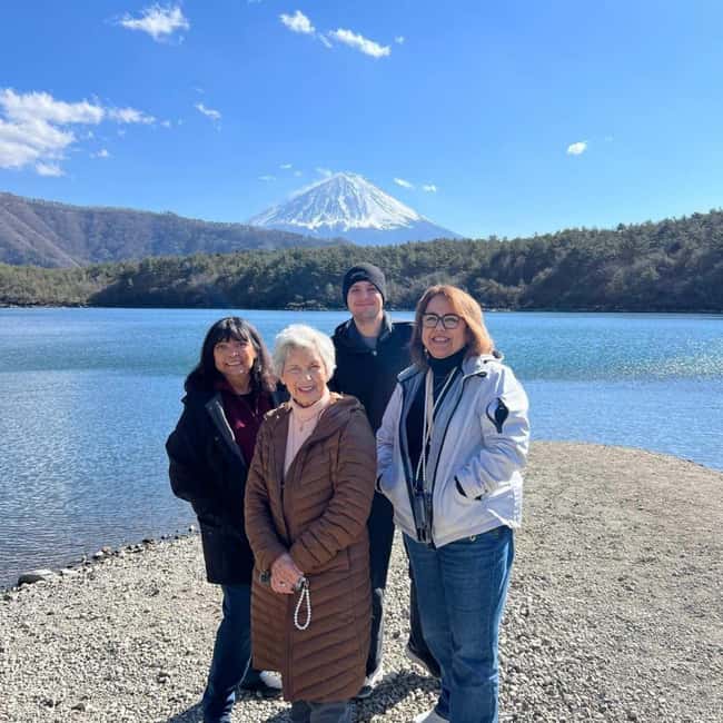 From Tokyo: Mt Fuji Private Day Tour In Luxury Land Cruiser - Arakurayama Sengen Park and the Chureito Pagoda Viewpoint