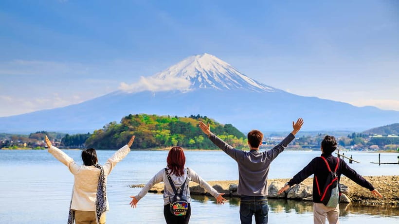 From Tokyo: Must-Visit Mount Fuji Highlight Full-Day Tour - Oshino Hakkai: The Pond Village That Feels Like Another Era