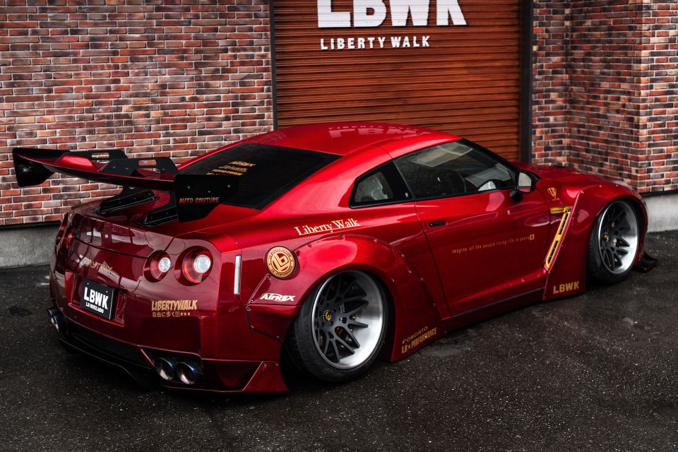 GT-R35 800hp Club Membership - secret underground car meet - Practical stuff that can make or break the comfort