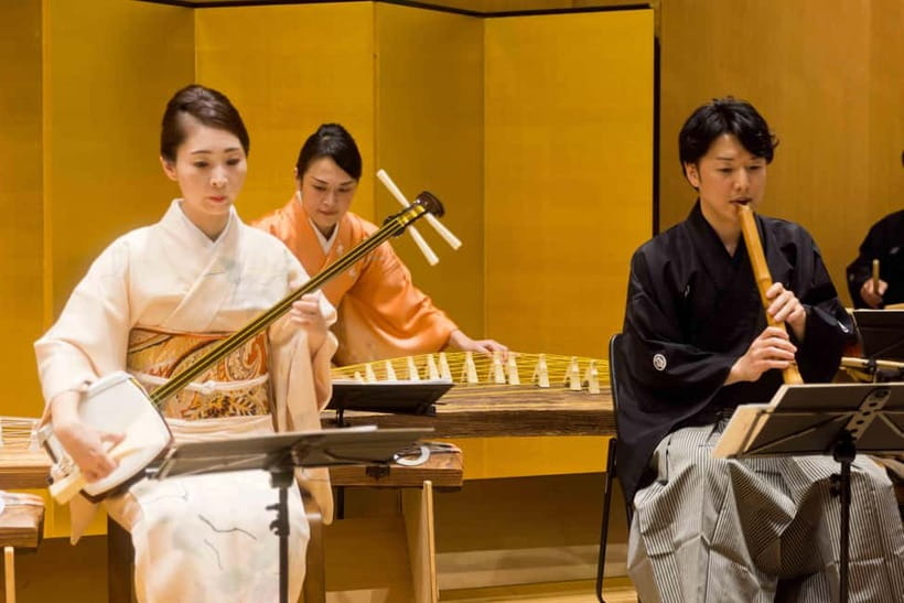 Japanese Traditional Music Show in Tokyo - The wagakki lineup: koto, shamisen, shakuhachi, taiko up close