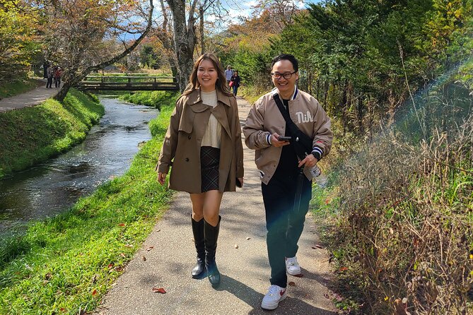 Johnny's Exclusive: Mt. Fuji Adventure from Kawaguchiko - Getting started in Fujikawaguchiko: pickup, pacing, and the private-car advantage