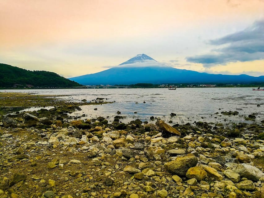 Mount Fuji Full-Day Private Sightseeing Tour with Guide - Oshino Hakkai Springs: A Calmer Side of Fuji