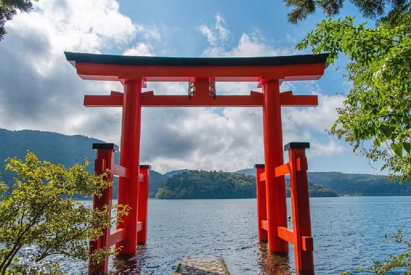 Mt Fuji Hakone/Enoshima Tour:Optional Ropeway/Lake Ashi Boat - Enoshima Island: from shrine calm to street energy