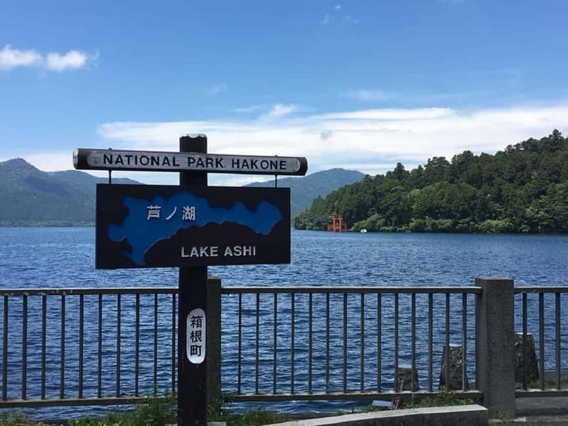Mt Fuji Hakone/Enoshima Tour:Optional Ropeway/Lake Ashi Boat - The Hakone Pirate Ship cruise: where the views feel real