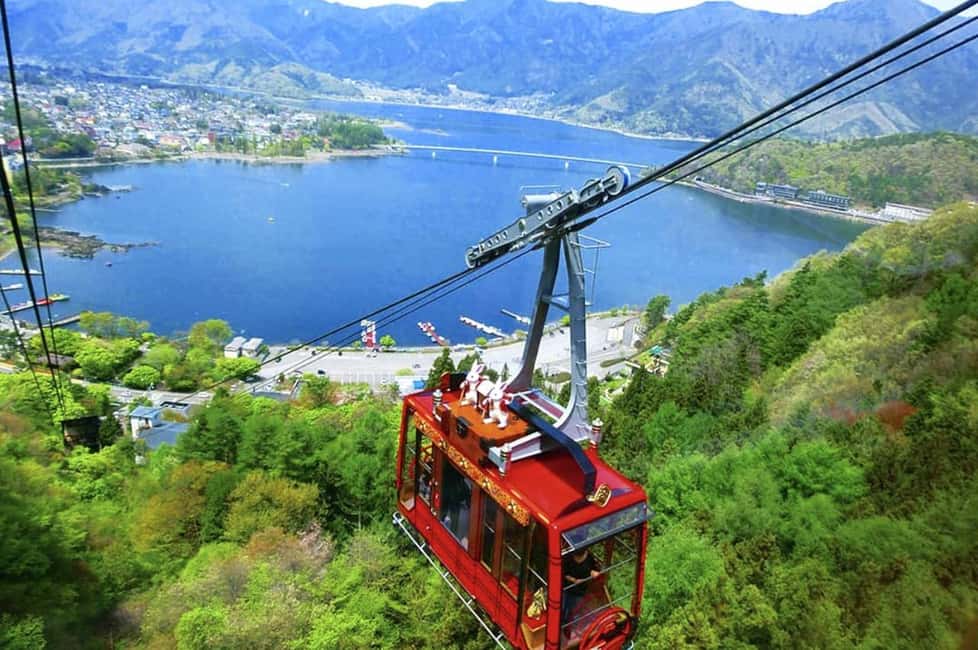 Mt. Fuji & Lake Kawaguchiko Ropeway Panorama Full-Day Tour - Tenjozan Park and Lake Kawaguchiko: where the view turns calm