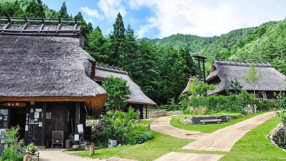 Mt Fuji Sightseeing Private tour with English Speaking Guide - Shrines and story stops: Kitaguchi-hongu Fuji Sengen Shrine and Hakone Shrine