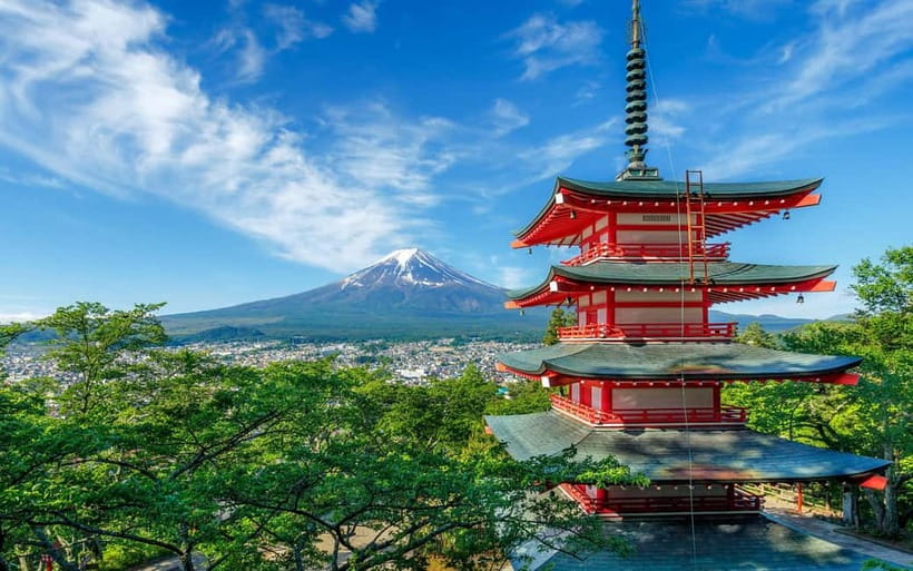 Mt Fuji Top 5 Spots Day Tour: Arakurayama Park,Oshino Hakkai - Lawson at Kawaguchiko: Japan’s Most Famous Convenience-Store Fuji Shot