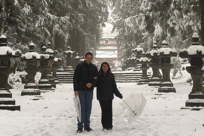 Private guided hidden gems tour by local English speaking driver - Lakeside Roads, Seasonal Flowers, and Autumn Leaf Drives