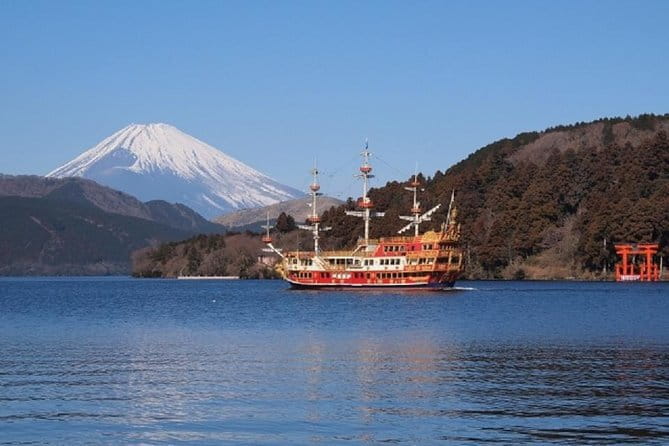 Private Tour - Hakone Day Trip! A Tour to Explore All Must-Sees! - Togendai View Restaurant: eating with Lake Ashi in your line of sight