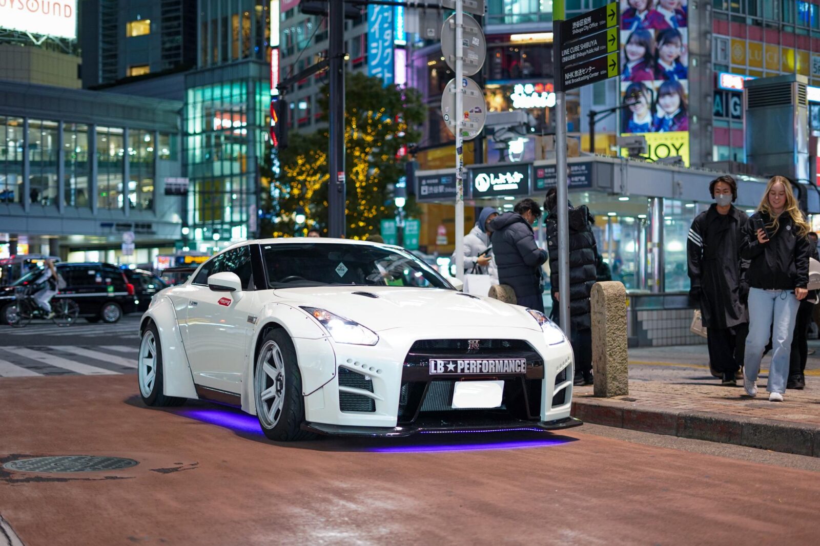 Shibuya City: Daikoku PA GT-R R35, R34, R33 or R32 Tour - A-PIT Super Autobacs: Parts Store Energy and Photo Time