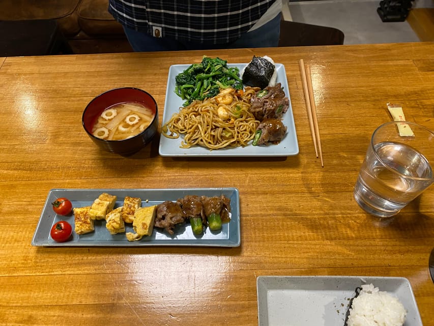 Shinjuku Tokyo: Authentic Japanese Home-Style Culinary Class - What the 150 minutes actually feel like in the studio