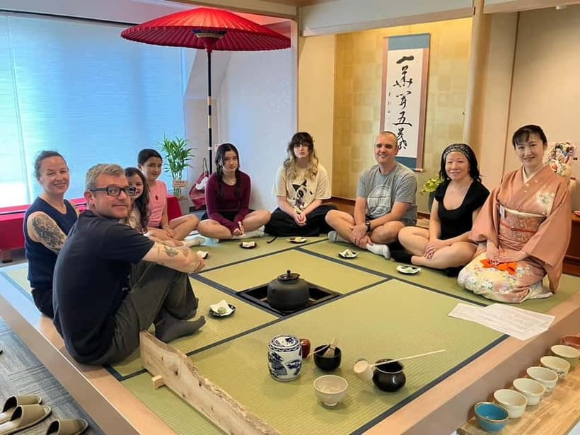Tea ceremony experience in Japanese-style room 60min - Before you sit: socks, shoes-off, and tatami reality
