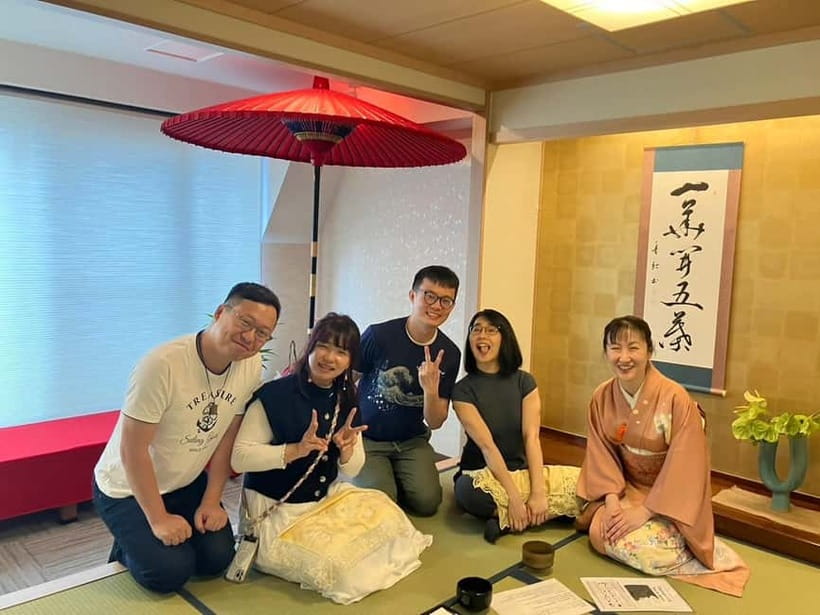 Tea ceremony experience in Japanese-style room 60min - The utensils, the small explanations, and why they matter
