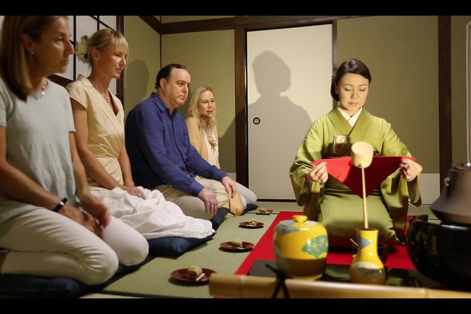 Tea Ceremony Workshop in Tokyo by the Experienced Instrucor - Koicha ceremony performance: tasting strong matcha and learning the why