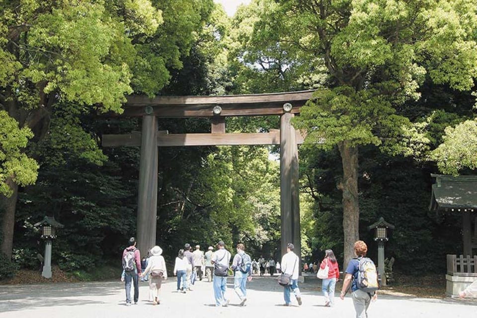 Tokyo: 1 Day Bus Tour with Meiji-Jingu,Odaiba,lunch&Skytree - Imperial Palace Plaza: photos of the moat and bridges