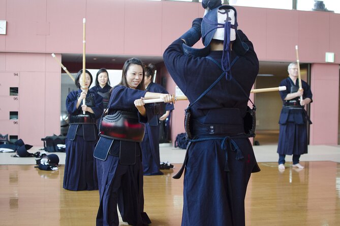 Tokyo 2-Hour Genuine Samurai Experience: Kendo in Japan - Kendo armor and the weight issue (how to stay comfortable)