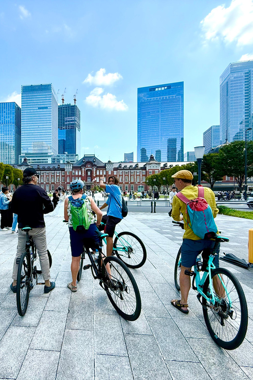 Tokyo: 3-Hour Bike or E-Bike City Highlights Tour - Tokyo Station and the edges of big-city movement