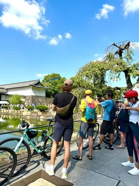 Tokyo: 3-Hour Bike or E-Bike City Highlights Tour - Akasaka Palace, New National Stadium, and the “old meets new” middle