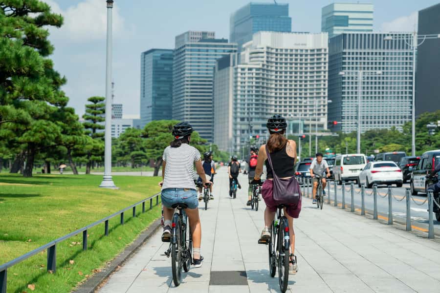 Tokyo: 3-hour Guided E-Bike Tour of the City's Hidden Gems - Stop-by-stop on the Tokyo Tower Route: Zojo-ji, Tokyo Tower, and Hibiya Park