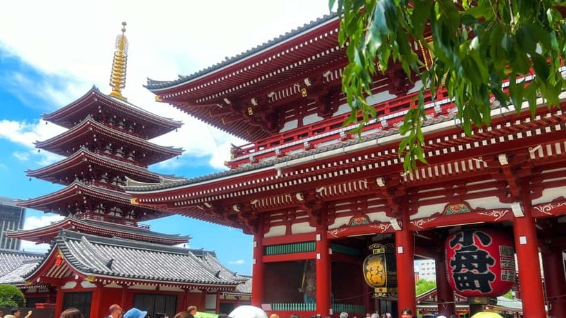Tokyo: Asakusa and Tokyo’s Oldest Temple Senso-ji Tour - Kaminarimon: your orientation marker for old Tokyo