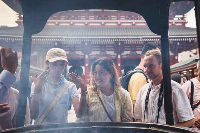 Tokyo Asakusa Temple & Shrine Walking Tour with Local Guide - Hozomon Gate and the architecture cues you might miss