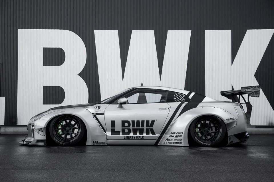 Tokyo: Daikoku Self-Drive R35 GT-R Custom Car Experience - Car Choice: NISMO vs LBWK and What That Means for the Experience