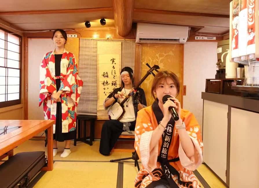 Tokyo Dinner Cruise & Tradition Show & Drinks & Tokyo Tower - Dinner that’s more than filler: the sukiyaki-style hot pot setup