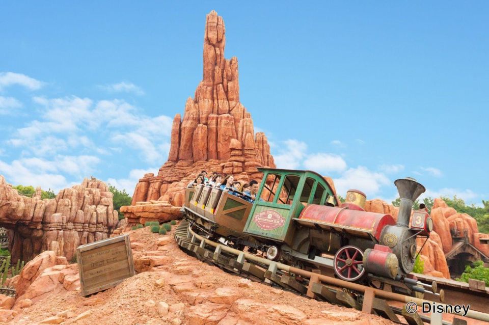 Tokyo Disneyland 1-Day Passport - Parades, seasonal decorations, and the best use of mid-day breaks