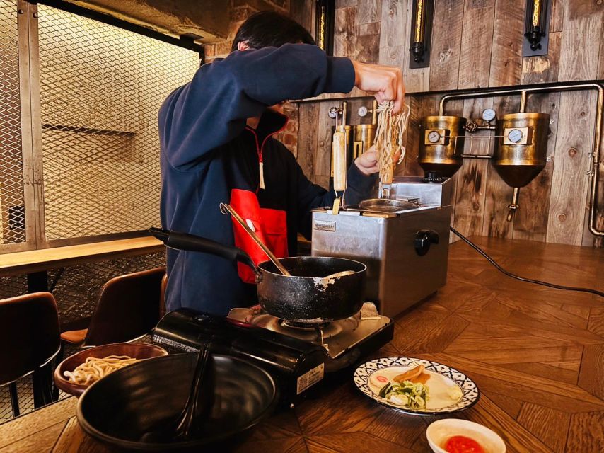 Tokyo: Easy Ramen Cooking Experience in Kabukicho, Shinjuku - Choosing soup and building your toppings like a pro