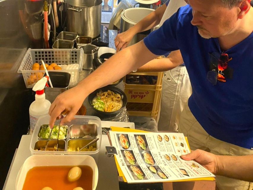 Tokyo: Easy Ramen Cooking Experience in Kabukicho, Shinjuku - Guides, language help, and the small-group advantage