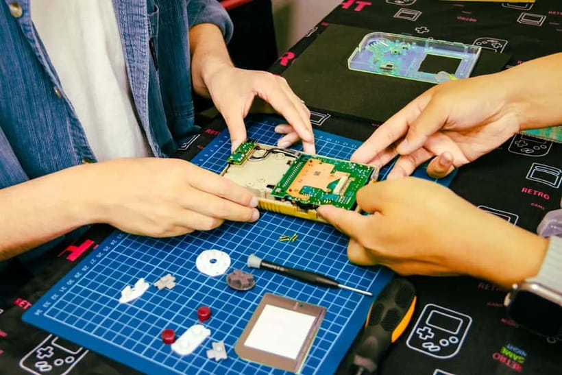 Tokyo: Gameboy Mod Workshop at Akihabara - Game Boy Mod Workshop in Akihabara: what you’re really buying