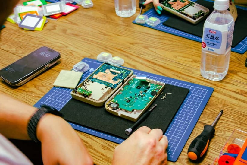Tokyo: Gameboy Mod Workshop at Akihabara - Pick out your Game Boy parts: DMG-01 choices that change the whole look