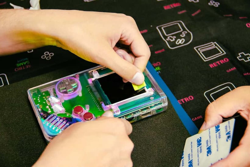 Tokyo: Gameboy Mod Workshop at Akihabara - The 2-hour build flow: taking it apart, then putting it back together