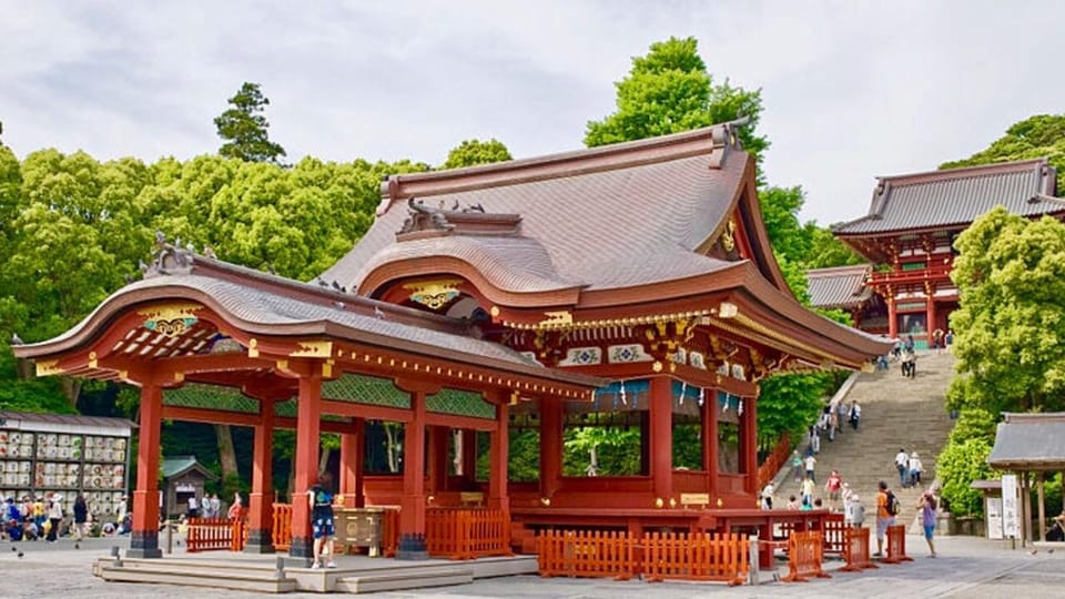 Tokyo: Kamakura & Enoshima Day Tour with Pickup & Train Ride - Komachi Street snack time and souvenir shopping on your schedule