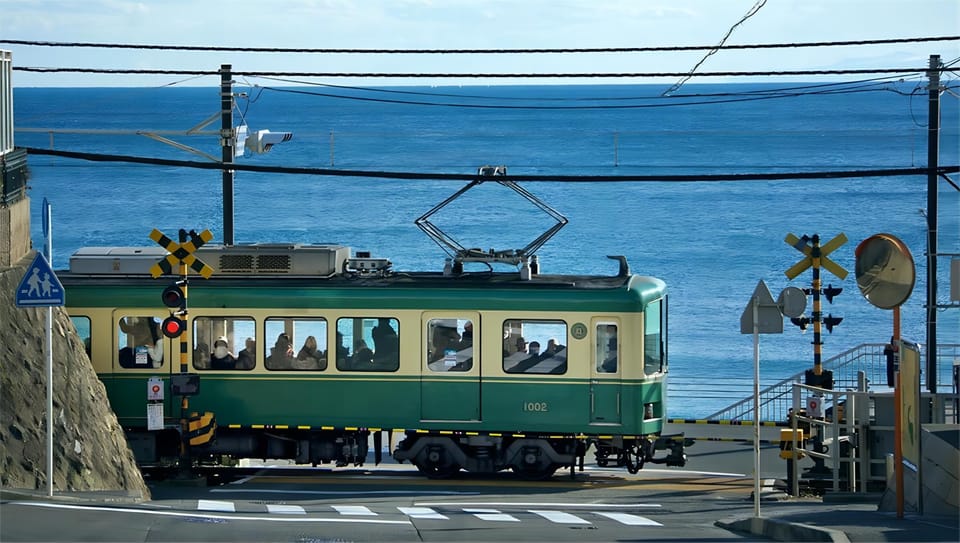 Tokyo: Kamakura & Enoshima Day Tour with Pickup & Train Ride - How the self-guided style really feels during a 10-hour plan