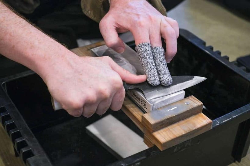 Tokyo: Knife Making Workshop (Sharpening, Engraving) - The Tea, the Badge, and the Knife-to-Sword Story You’ll Remember