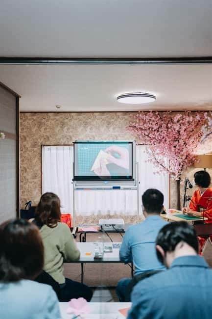 Tokyo: Learn Traditional Origami with a Local - Learning the Stories: Why Each Shape Matters in Japan
