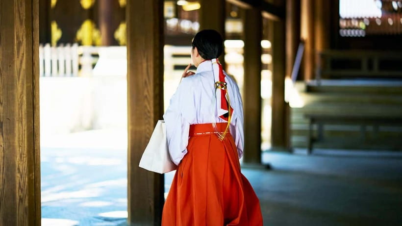Tokyo: Meiji Shrine Walking Tour — Shinto & Imperial System - Getting there from Harajuku Station and what to expect on the walk