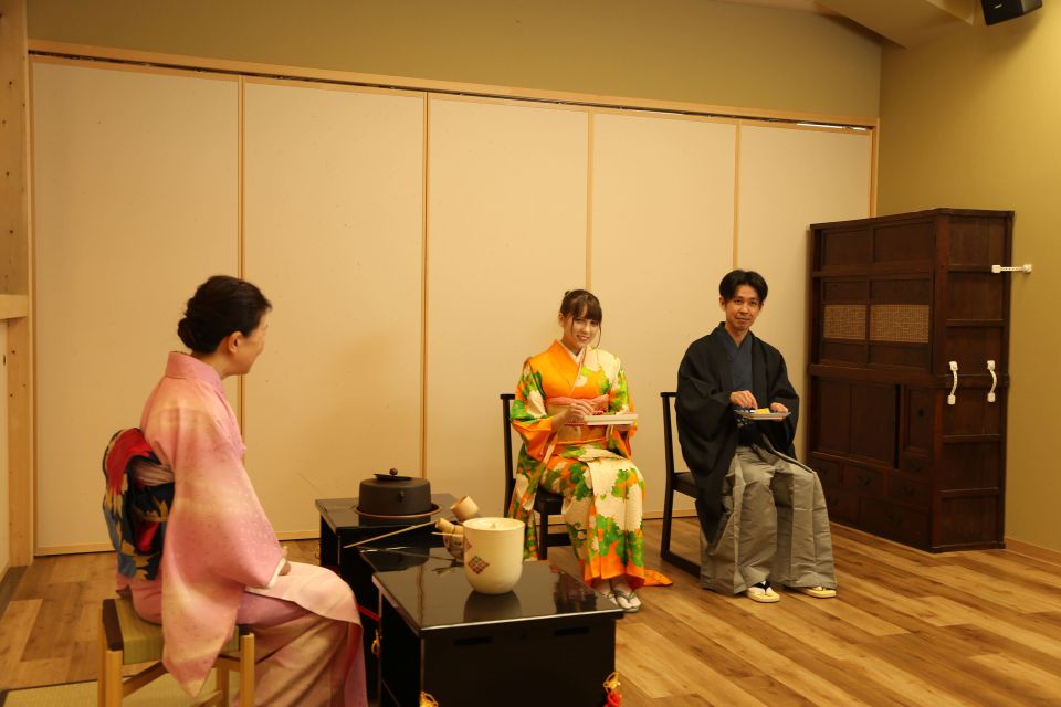 Tokyo: Practicing Zen with a Japanese Tea Ceremony - A matcha-and-Zen class across from Tokyo Tower