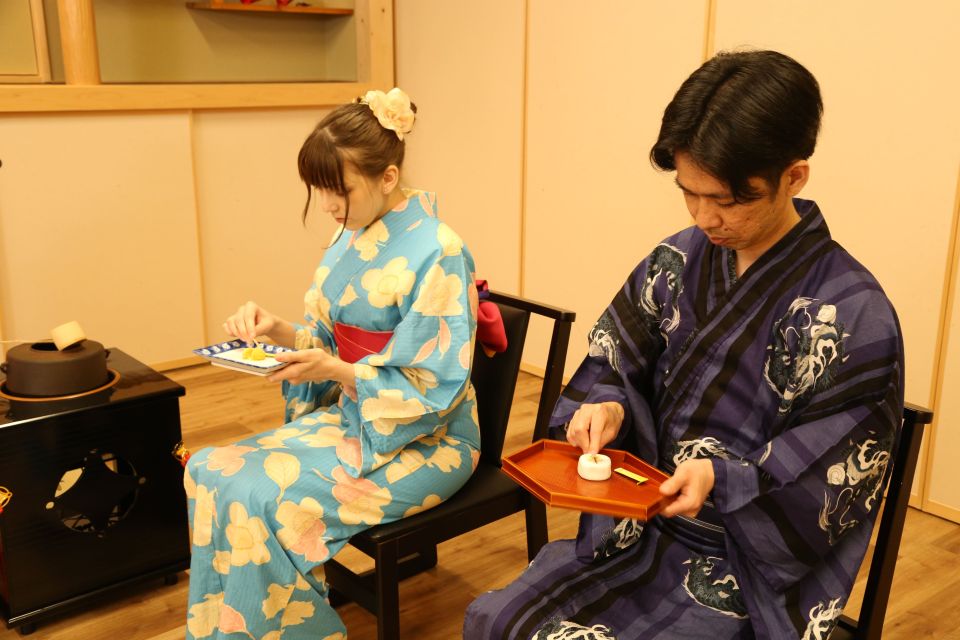Tokyo: Practicing Zen with a Japanese Tea Ceremony - The shared-venue reality: sound can affect the mood