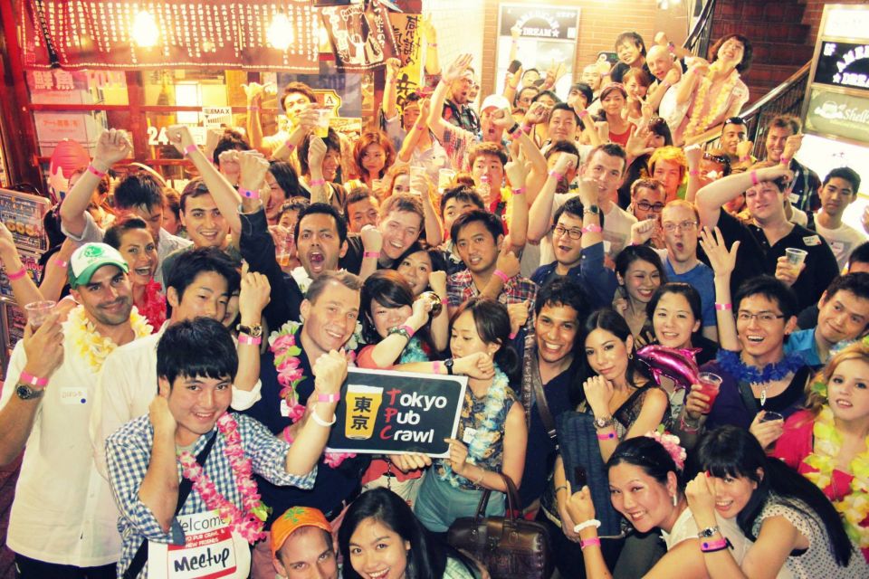 Tokyo: Pub Crawl and Bar Tour - The second and third bars: the music turns up, and the games keep going