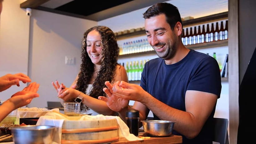 Tokyo: Roll and Authentic Sushi Making Class in Asakusa - Key things you’ll notice right away