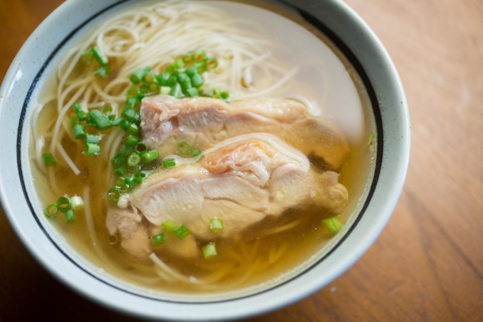 Tokyo: Shinjuku Bar Hopping with All-You-Can-Drink & Dinner - Drinks, food, and the vegetarian reality check