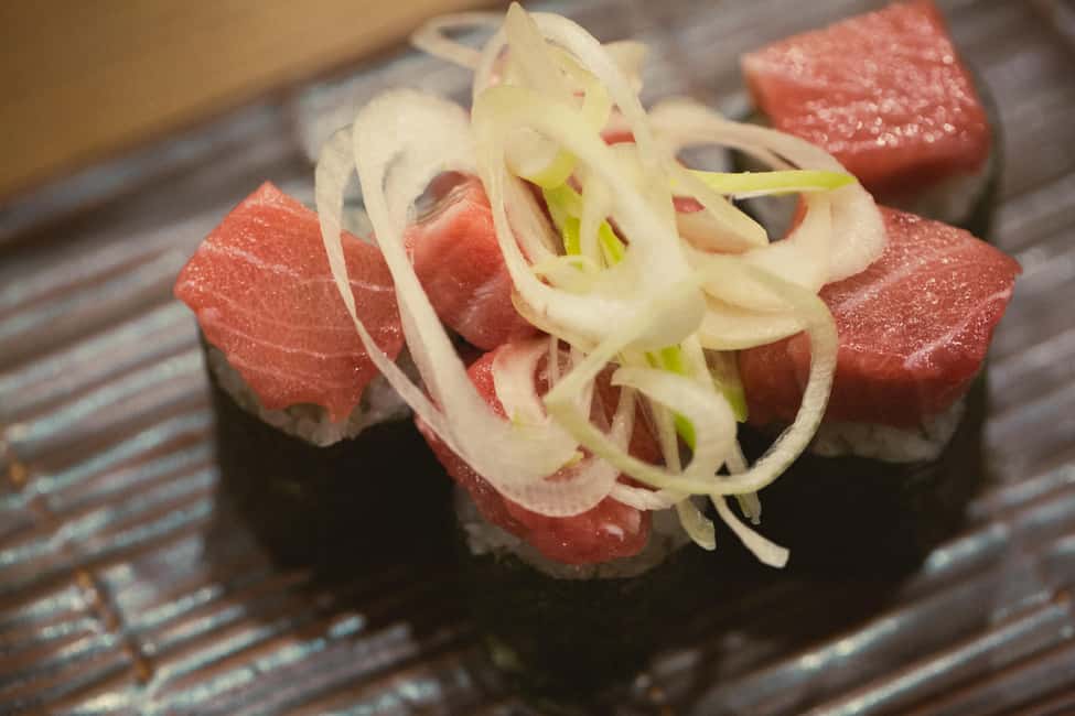 Tokyo: Shinjuku Izakaya and Golden Gai Bar Hopping Tour (2h) - Key highlights in plain terms