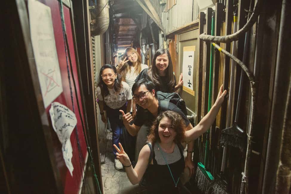 Tokyo: Shinjuku Izakaya and Golden Gai Bar Hopping Tour (2h) - Who this Shinjuku night tour fits best