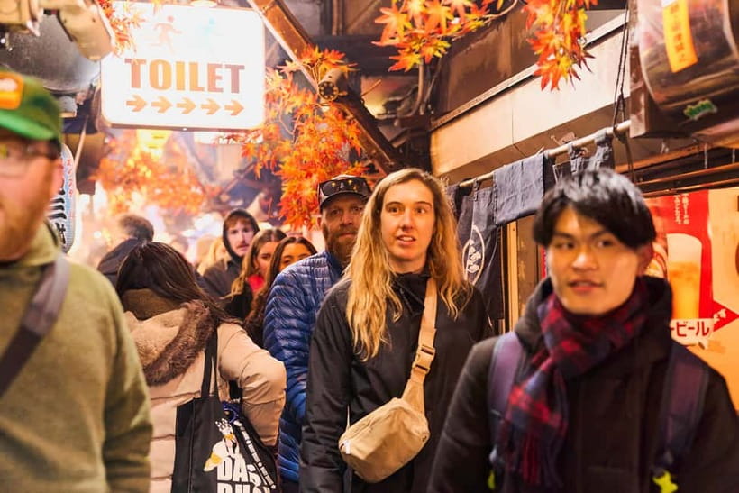 Tokyo: Shinjuku Nightlife & Secret Backstreets Walking Tour - Key things to know before you walk Shinjuku at night